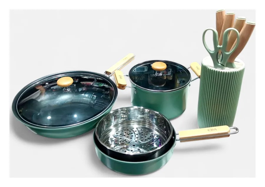 Set de Ollas + Cubiertos Verde